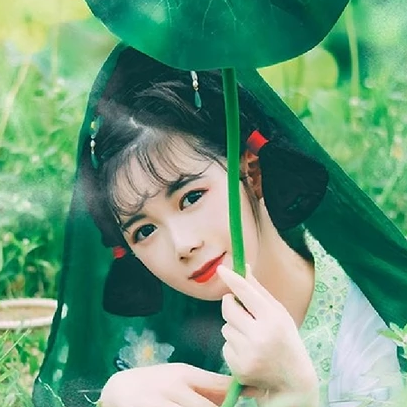 翠綠荷葉蓮花女生頭像，唯美古風(fēng)真人頭像