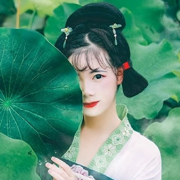 翠綠荷葉蓮花女生頭像，唯美古風(fēng)真人頭像