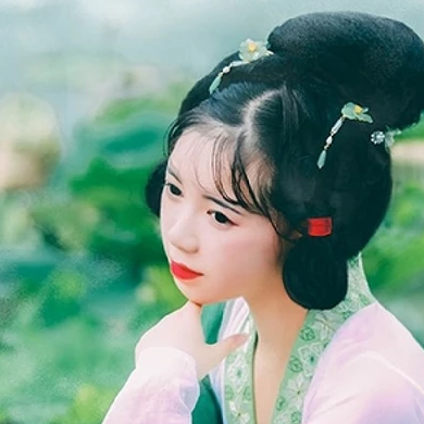 翠綠荷葉蓮花女生頭像，唯美古風(fēng)真人頭像