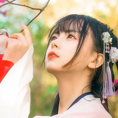 如花似夢(mèng)帶傘女生頭像，唯美古風(fēng)真人頭像