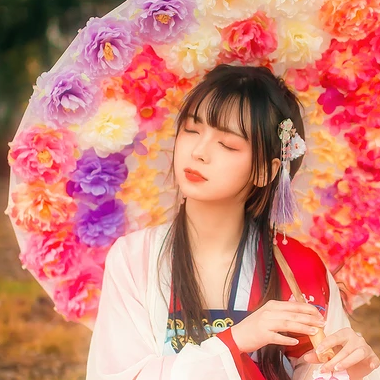 如花似夢(mèng)帶傘女生頭像，唯美古風(fēng)真人頭像