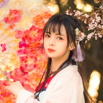 如花似夢(mèng)帶傘女生頭像，唯美古風(fēng)真人頭像