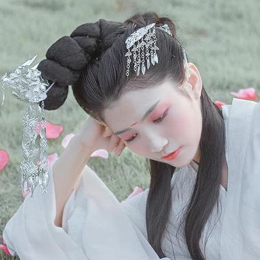 清新迷人帶寵物女生頭像，唯美古風(fēng)真人頭像