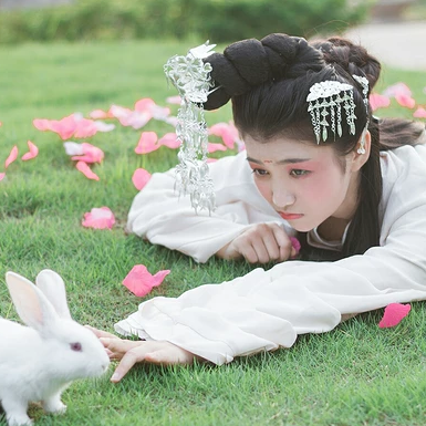 清新迷人帶寵物女生頭像，唯美古風(fēng)真人頭像