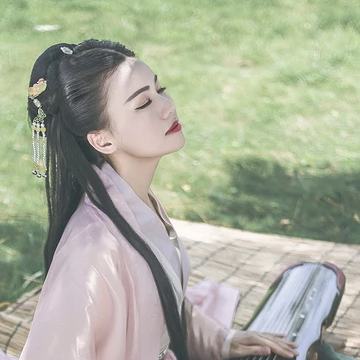 文藝氣息帶團(tuán)扇女生頭像，唯美古風(fēng)真人頭像
