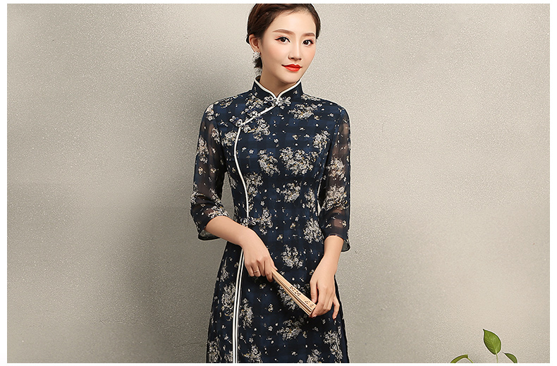 復(fù)古格子藍(lán)侶旗袍，藏藍(lán)色印花旗袍裙