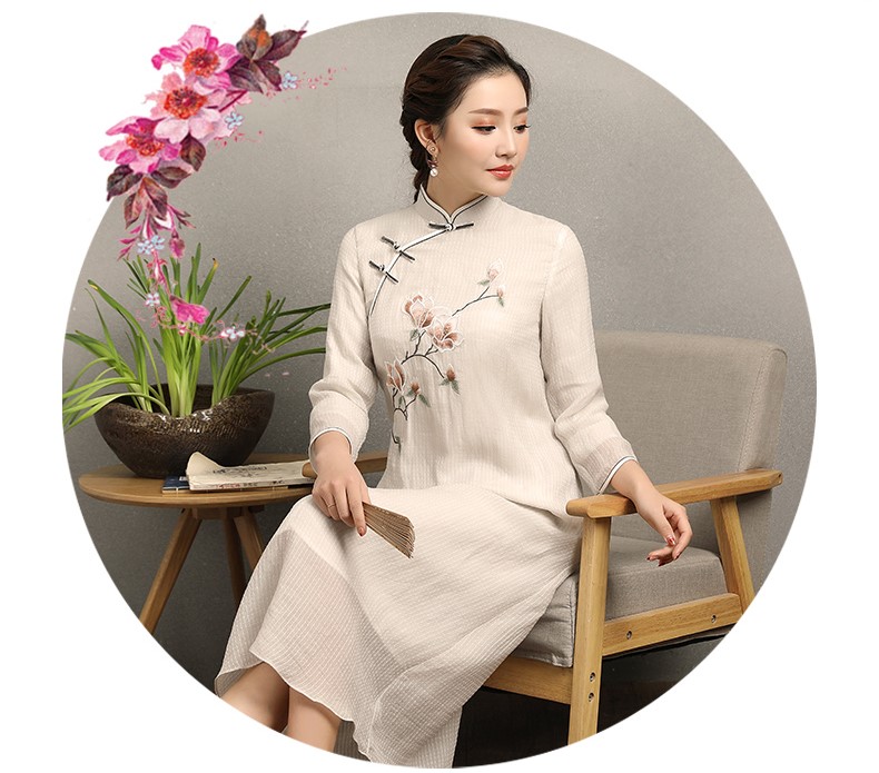 蘭花刺繡素雅旗袍，米白色中長款旗袍裙