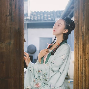 古典氣息帶傘女生頭像，唯美古風(fēng)真人頭像