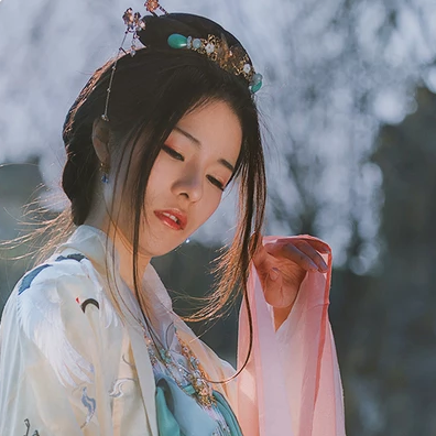 春風(fēng)飄逸女生頭像，唯美古風(fēng)真人頭像