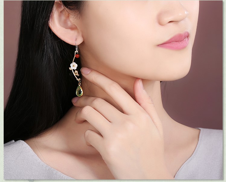 鳴翠柳耳環(huán)，淡雅清新花朵耳環(huán)首飾