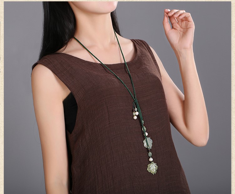 舞汐羽項鏈：復(fù)古岫玉葉子吊墜毛衣鏈項鏈