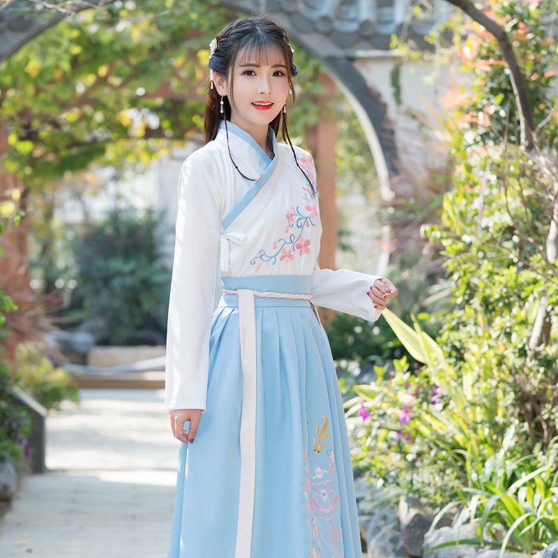 藍(lán)白古裝繡花漢服，改良漢服斜交齊腰襦裙
