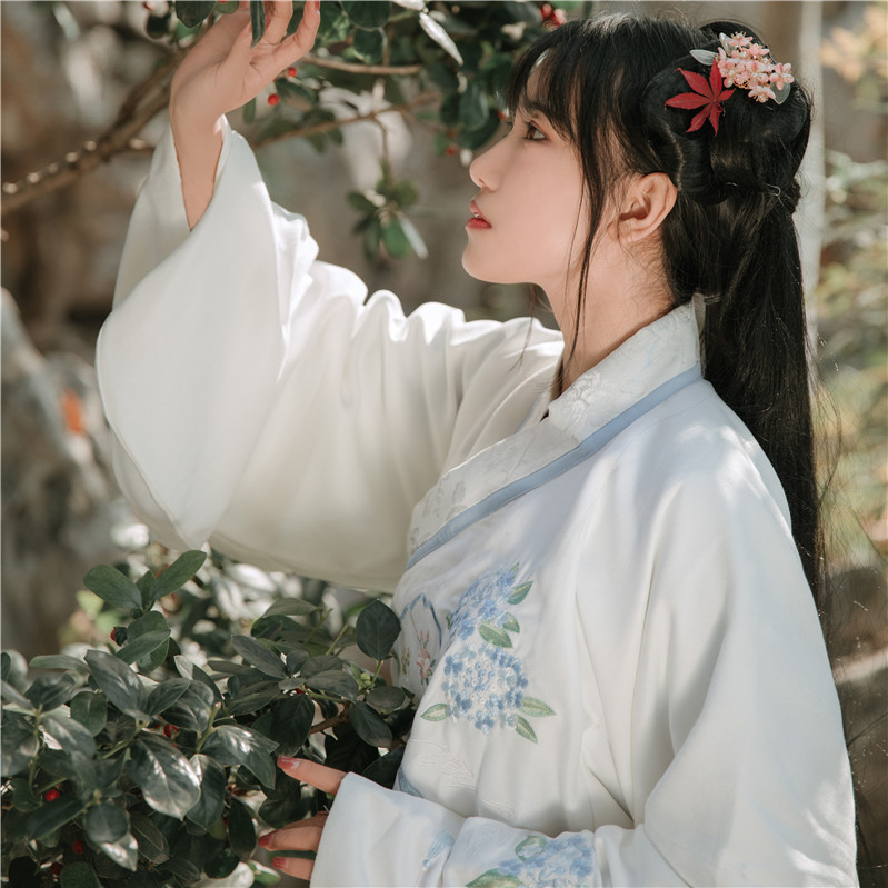 精致紫陽扇香圖案繡花漢服，清新交領(lǐng)襦裙?jié)h服