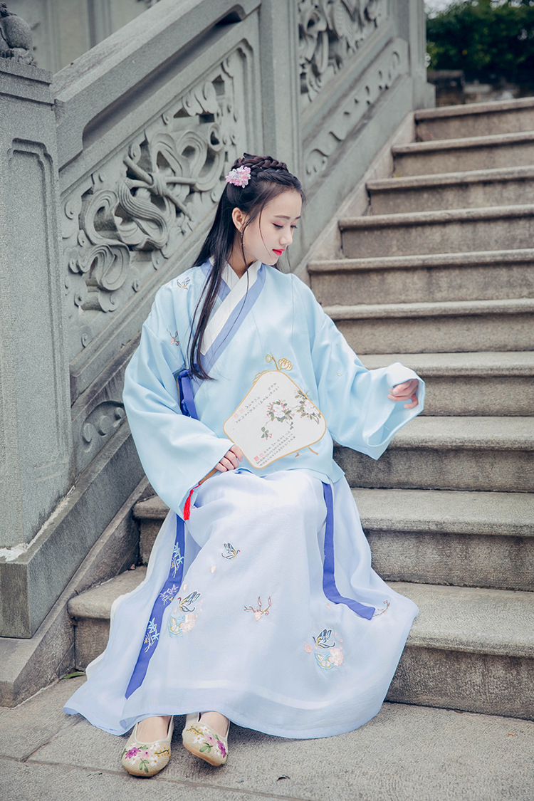 魏晉風(fēng)回雪襦裙?jié)h服，清新淡雅小鹿刺繡漢服