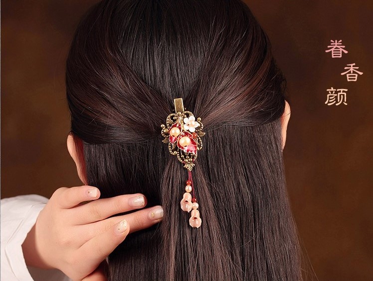 嬌艷典雅發(fā)夾，生動曼妙的發(fā)夾頭飾