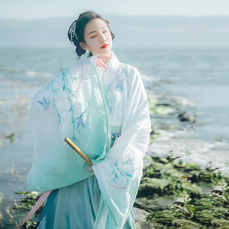 蓬萊閣大袖交領襦裙?jié)h服，漸變花鳥刺繡漢服