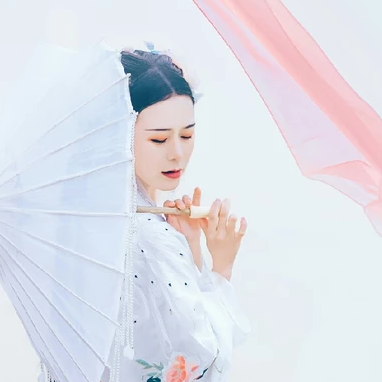 朦朧仙緣女生頭像，唯美古風真人頭像