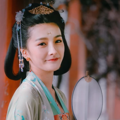 優(yōu)雅持傘女生頭像，唯美古風(fēng)真人頭像