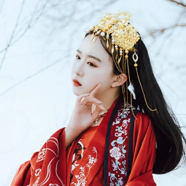 花嫁衣裳女生頭像，唯美古風(fēng)真人頭像