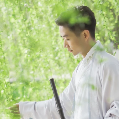 春暖花開男生頭像，唯美古風(fēng)真人頭像