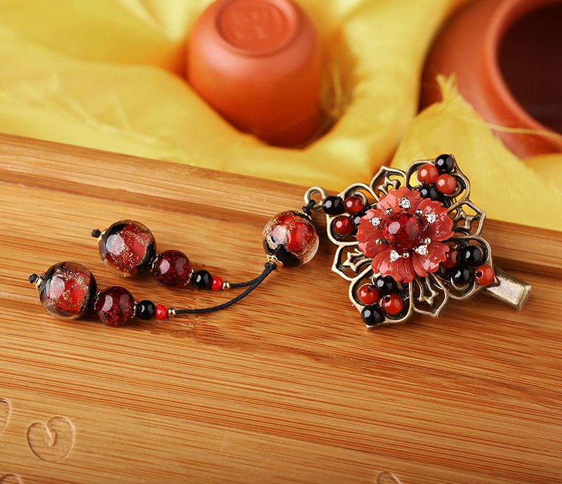 神采飛揚發(fā)夾，火紅古典古風(fēng)頭飾