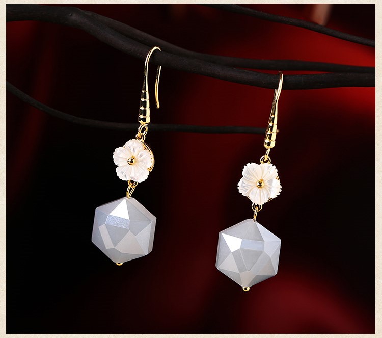 精致菱歌耳環(huán)，別致氣質花朵耳環(huán)首飾