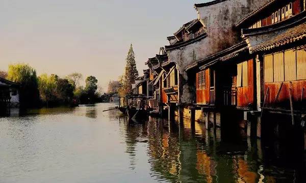 中國(guó)古鎮(zhèn)：淺析32個(gè)中國(guó)最美古鎮(zhèn)！