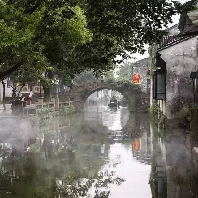 中國(guó)古鎮(zhèn)：淺析32個(gè)中國(guó)最美古鎮(zhèn)！