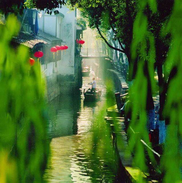 中國(guó)古鎮(zhèn)：淺析32個(gè)中國(guó)最美古鎮(zhèn)！