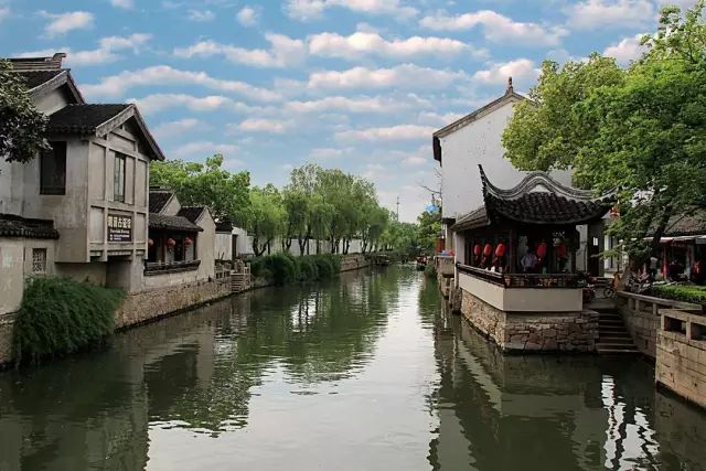中國(guó)古鎮(zhèn)：淺析32個(gè)中國(guó)最美古鎮(zhèn)！