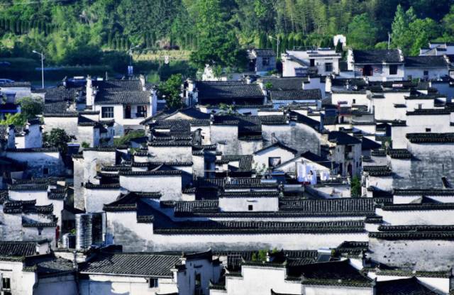 中國(guó)古鎮(zhèn)：淺析32個(gè)中國(guó)最美古鎮(zhèn)！