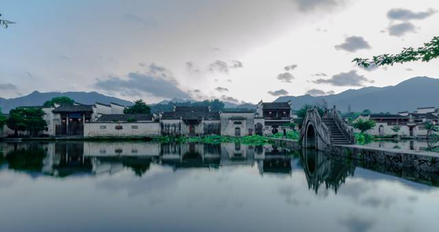 中國(guó)古鎮(zhèn)：淺析32個(gè)中國(guó)最美古鎮(zhèn)！