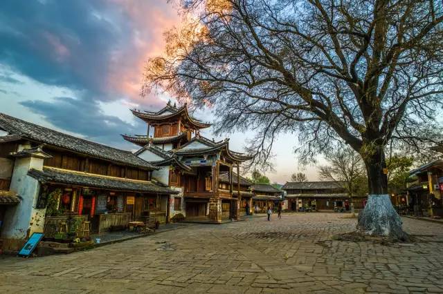 中國(guó)古鎮(zhèn)：淺析32個(gè)中國(guó)最美古鎮(zhèn)！