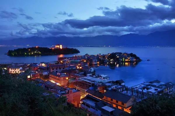 中國(guó)古鎮(zhèn)：淺析32個(gè)中國(guó)最美古鎮(zhèn)！