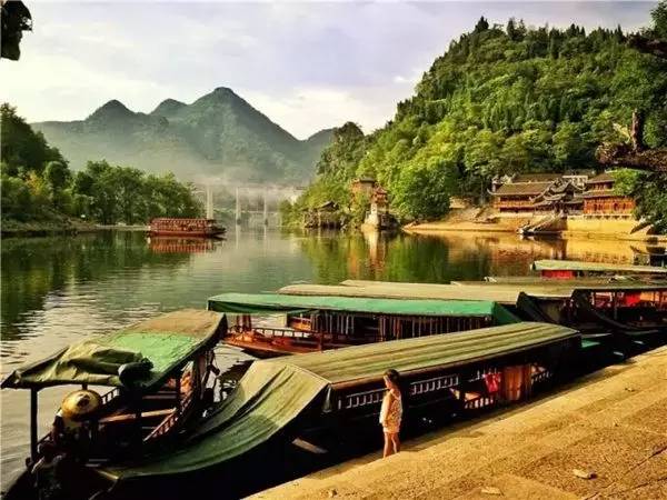 中國(guó)古鎮(zhèn)：淺析32個(gè)中國(guó)最美古鎮(zhèn)！