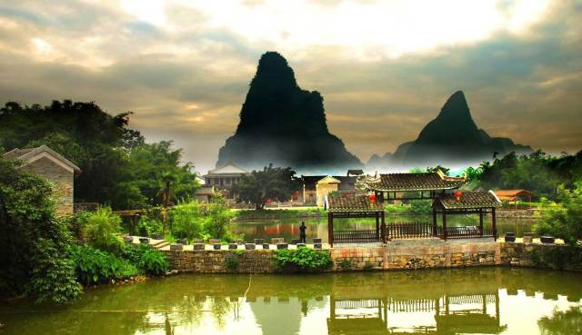 中國(guó)古鎮(zhèn)：淺析32個(gè)中國(guó)最美古鎮(zhèn)！