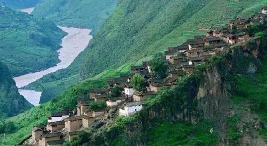 中國(guó)古鎮(zhèn)：淺析32個(gè)中國(guó)最美古鎮(zhèn)！