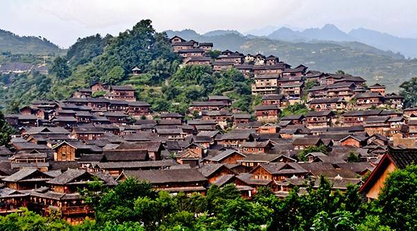 中國(guó)古鎮(zhèn)：淺析32個(gè)中國(guó)最美古鎮(zhèn)！