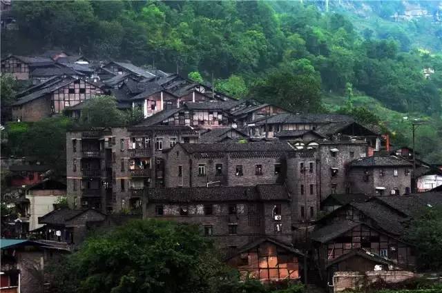 中國(guó)古鎮(zhèn)：淺析32個(gè)中國(guó)最美古鎮(zhèn)！