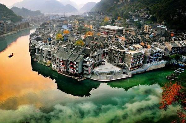 中國(guó)古鎮(zhèn)：淺析32個(gè)中國(guó)最美古鎮(zhèn)！