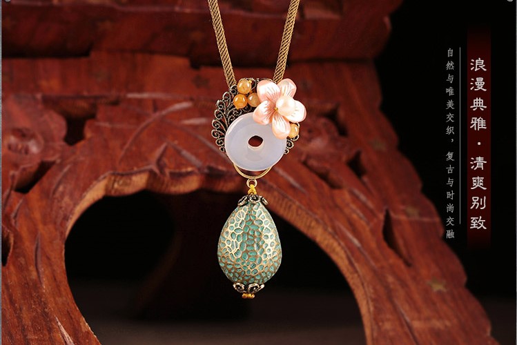 芳華如夢(mèng)項(xiàng)鏈，別致典雅項(xiàng)鏈?zhǔn)罪? src="/wenxue/d/file/bigpic/190404/04/13-1P321131934-50.jpg" / data-VhdD="ROp7GP"><br / data-ezEz="64JyAG">
	<img alt=