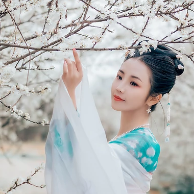 清新梨花芬芳女生頭像，唯美古風(fēng)真人頭像
