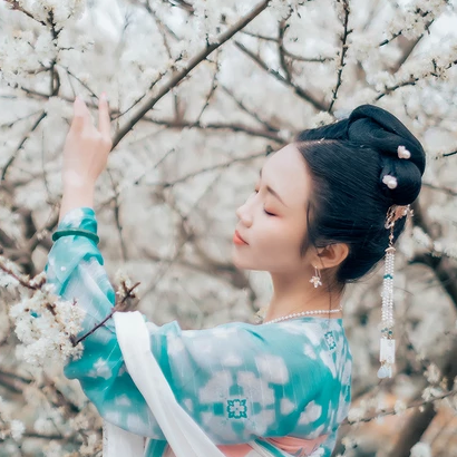 清新梨花芬芳女生頭像，唯美古風(fēng)真人頭像