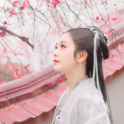 滿溢花香文藝女生頭像，唯美古風(fēng)真人頭像