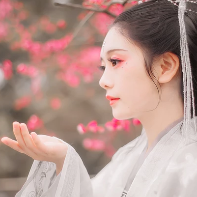 滿溢花香文藝女生頭像，唯美古風(fēng)真人頭像