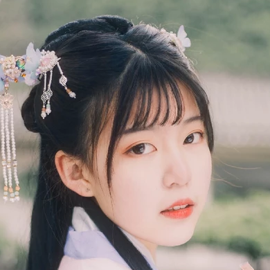 文藝淡雅女生頭像，唯美古風(fēng)真人頭像