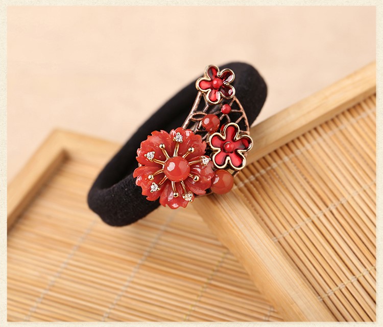 紅色扎頭發(fā)發(fā)圈，嬌艷氣質(zhì)時(shí)尚頭飾