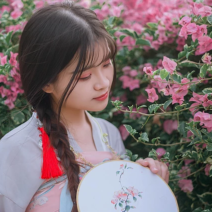 清新淑女持團(tuán)扇女生頭像，唯美古風(fēng)真人頭像