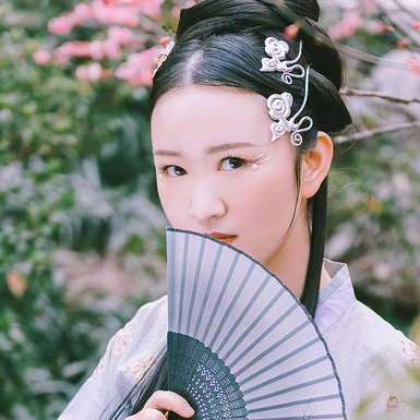 嬌艷花朵女生頭像，唯美古風(fēng)真人頭像