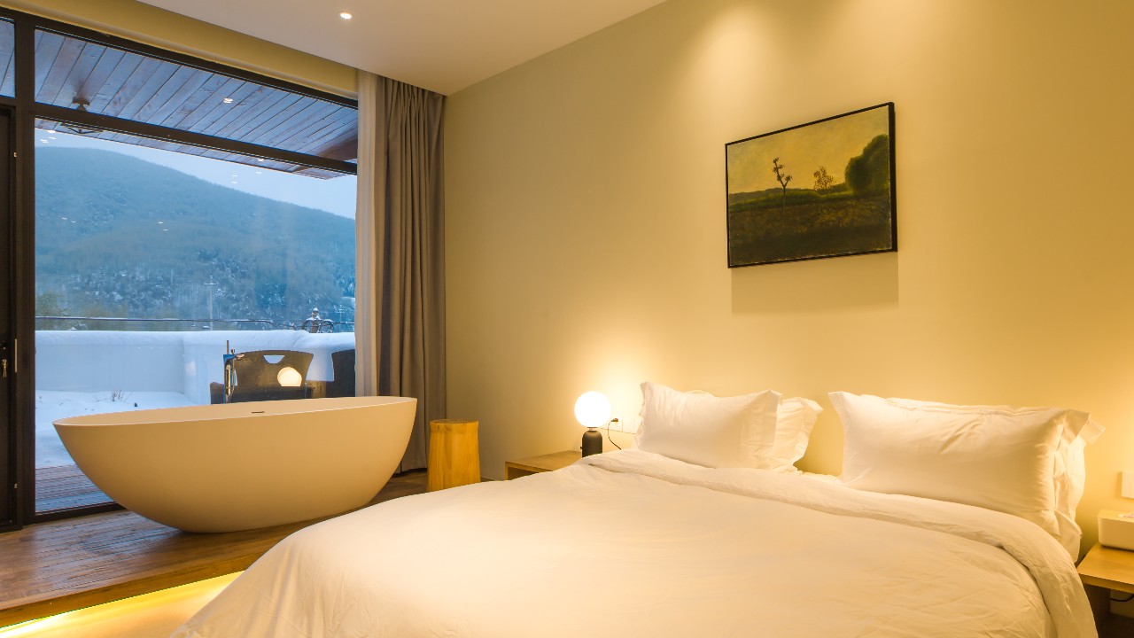 莫干山魚(yú)缸·花田美宿，旅途雖驅(qū)愁不如早還家